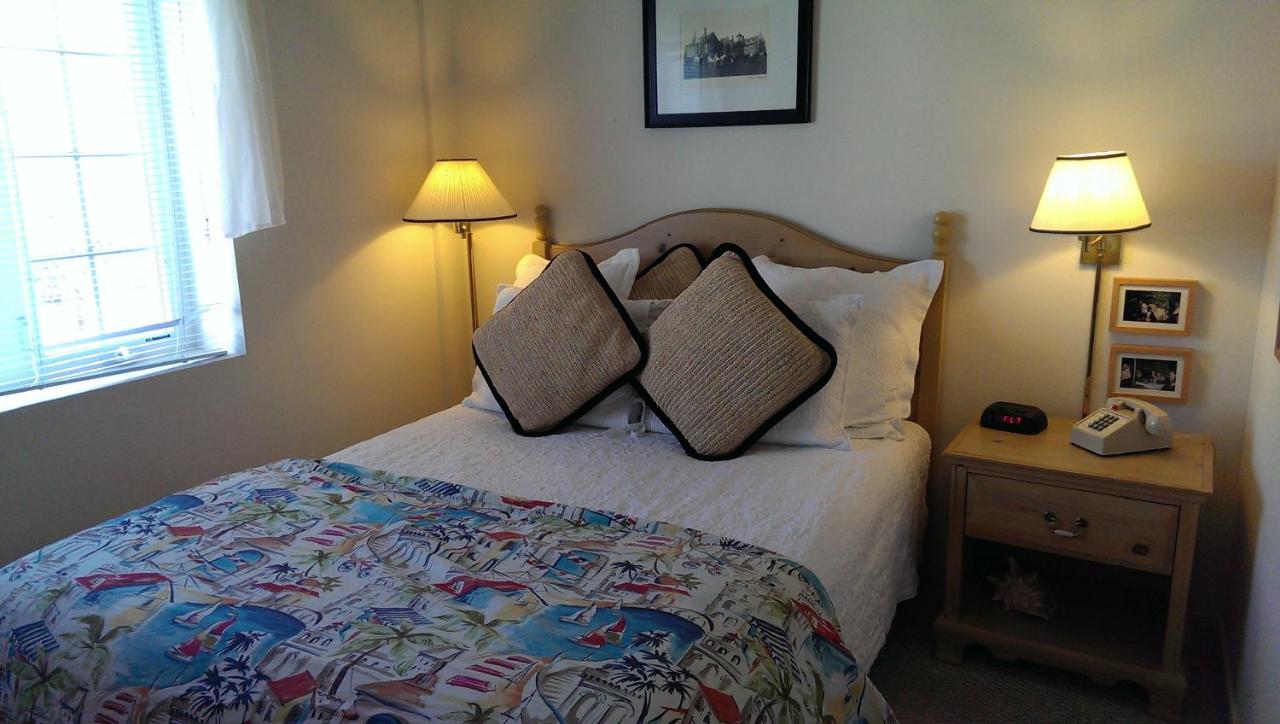 Montauk Manor — photo 16