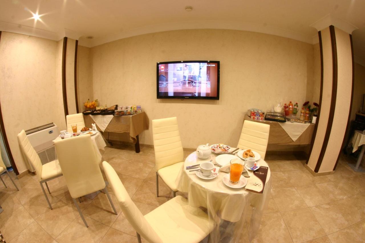 Hotel Chic photo