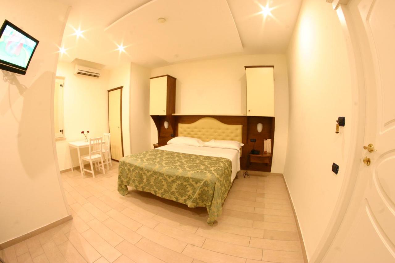 Hotel Chic photo