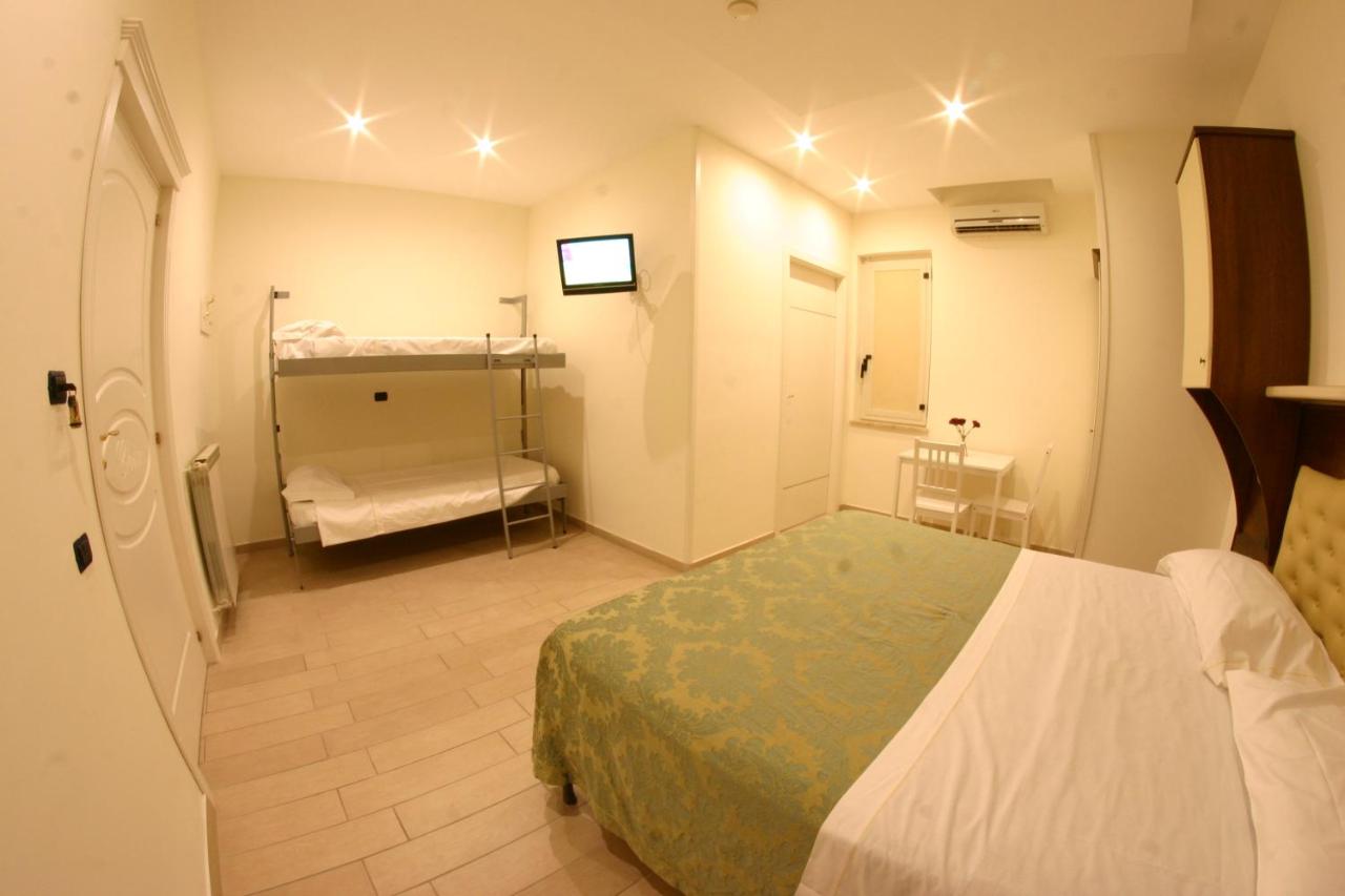 Hotel Chic photo