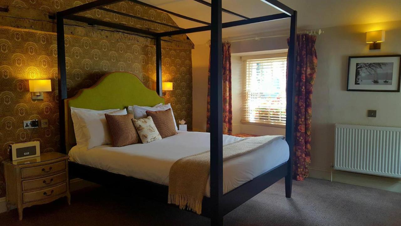 The Queens Head Inn and Restaurant - Laterooms