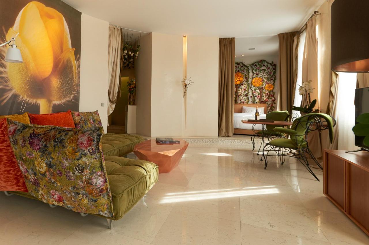 House of Time - Fancy Suites photo