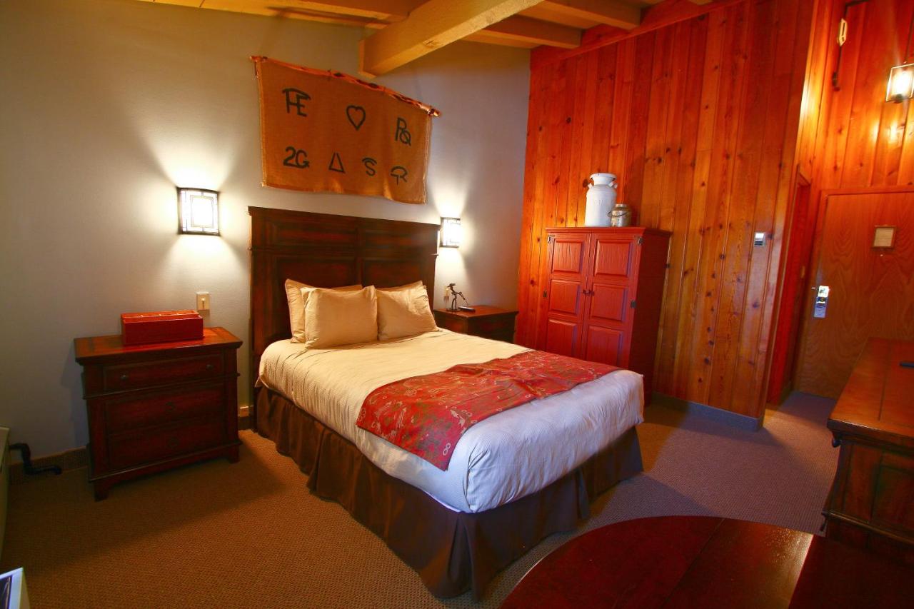 Dude Rancher Lodge — photo 21