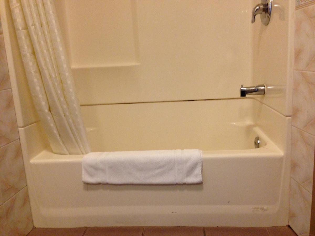 Economy Inn Hollywood — photo 24