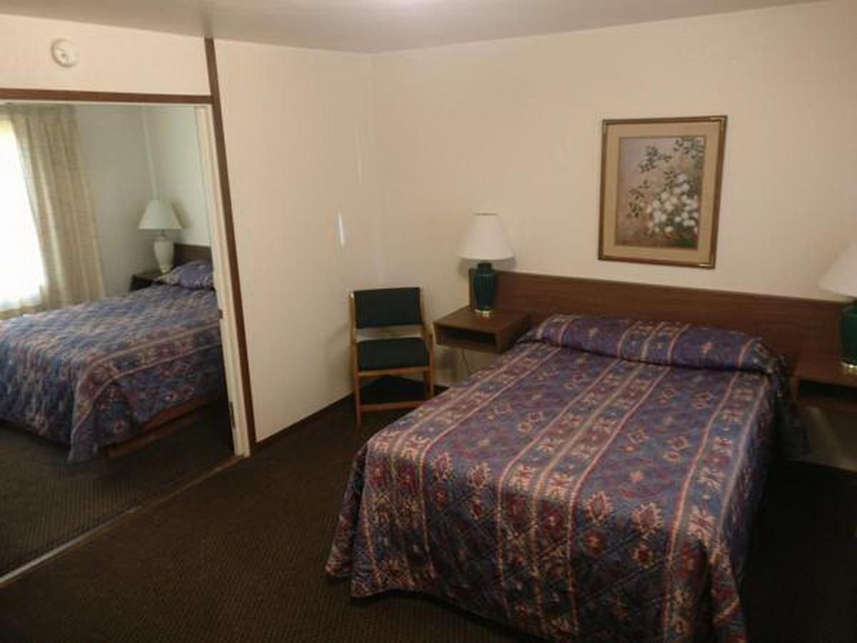 Lakeside Motel — photo 19