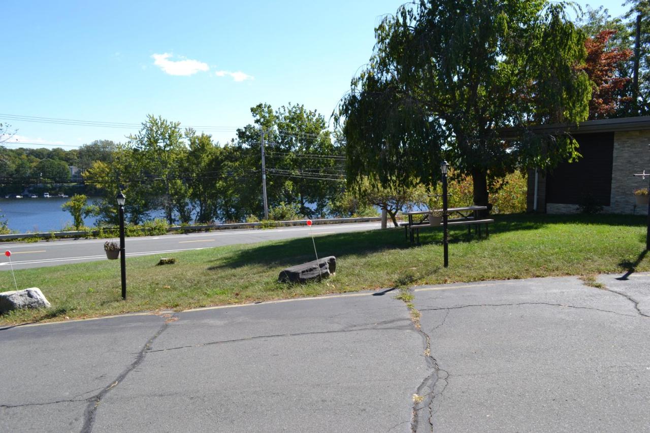 Mount Holyoke Inn — photo 16