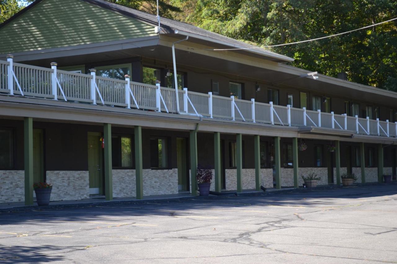 Mount Holyoke Inn — photo 18