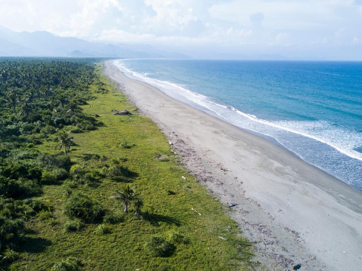 Beach: L'Sirene Boutique Resort