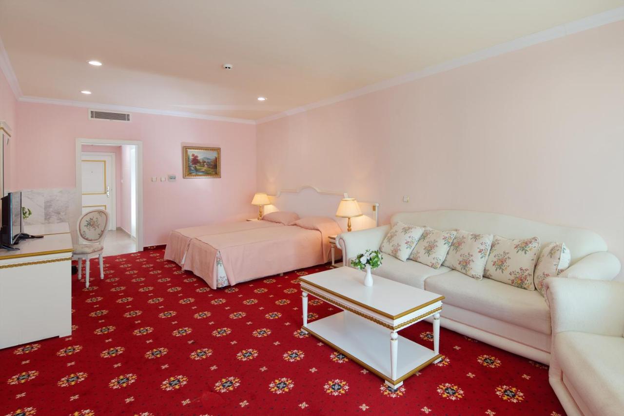 Planeta Hotel & Aquapark - Ultra All Inclusive photo