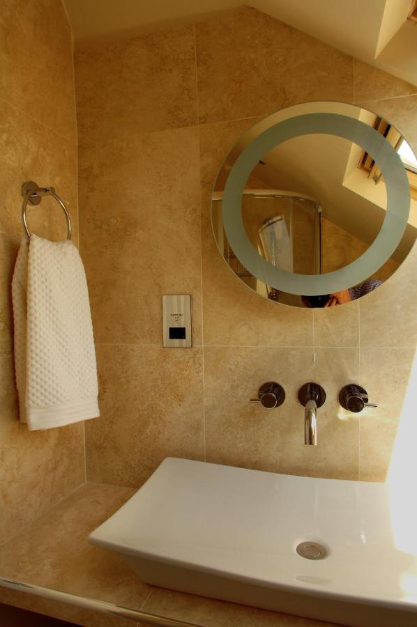 Deluxe Çift Kişilik Oda - Duşlu