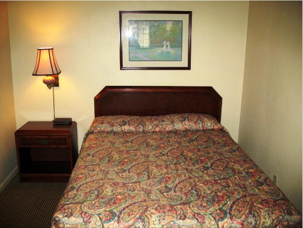 Golden West Motel — photo 22