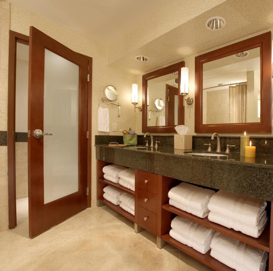 Monterey Bay Inn — photo 3