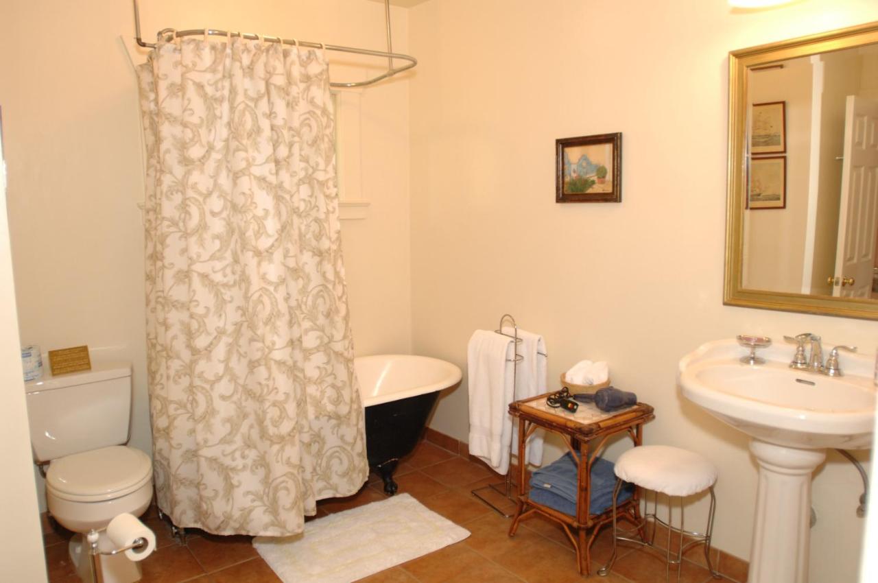 Secret Garden Inn & Cottages — photo 13