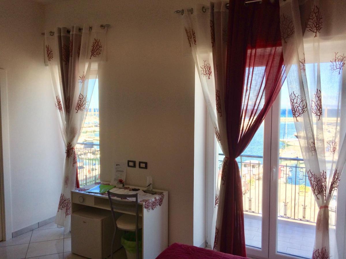 L'Isola Del Postino Rooms photo