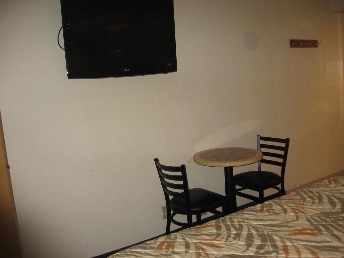 Domino Motel — photo 15
