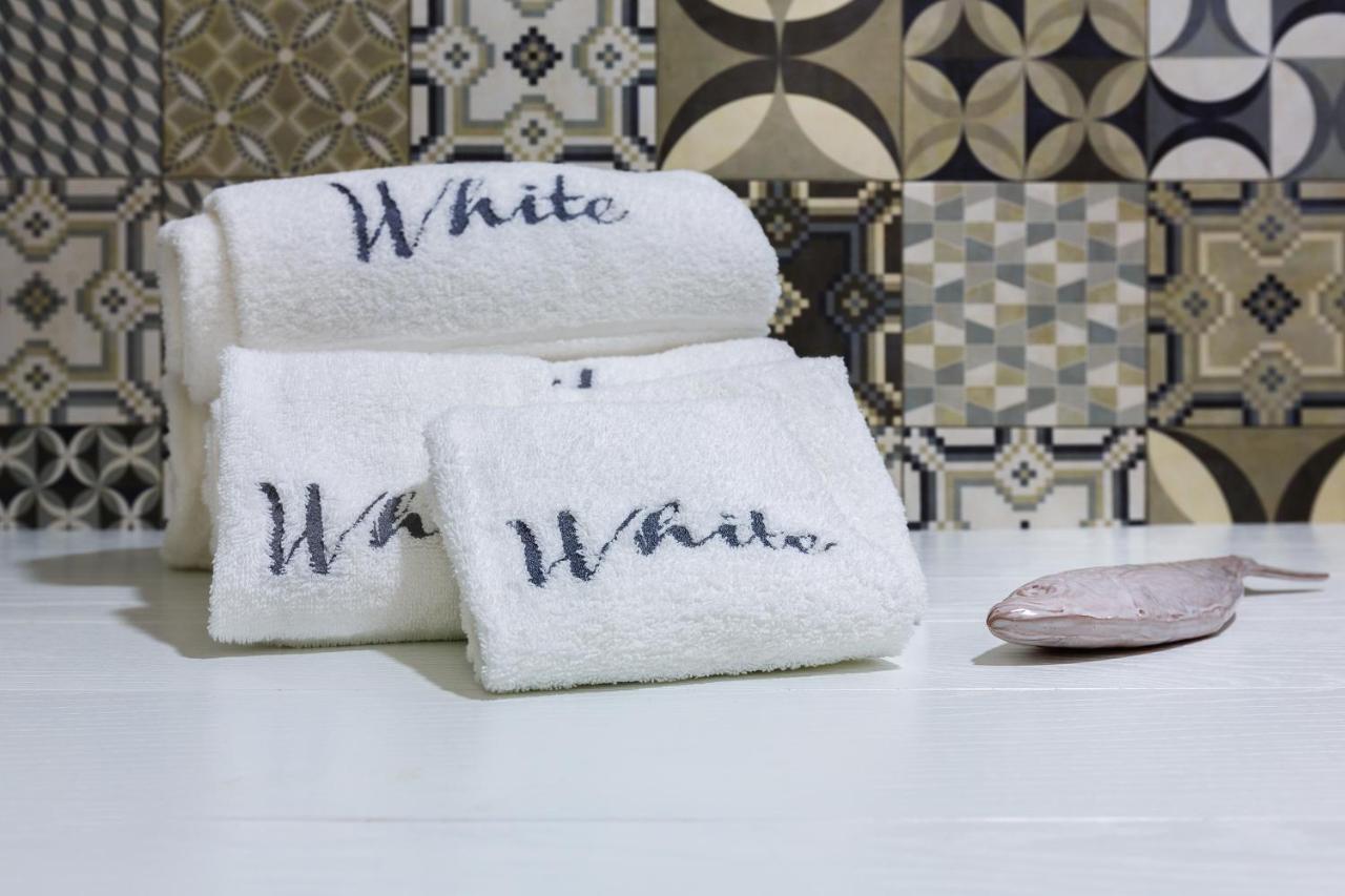 White Stylish Apartments photo