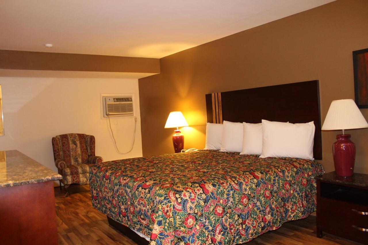 American Inn & Suites — photo 22
