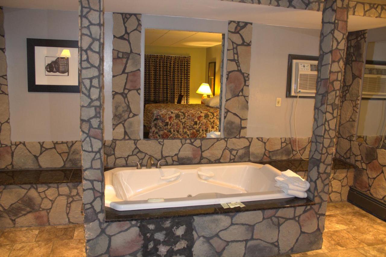 American Inn & Suites — photo 16