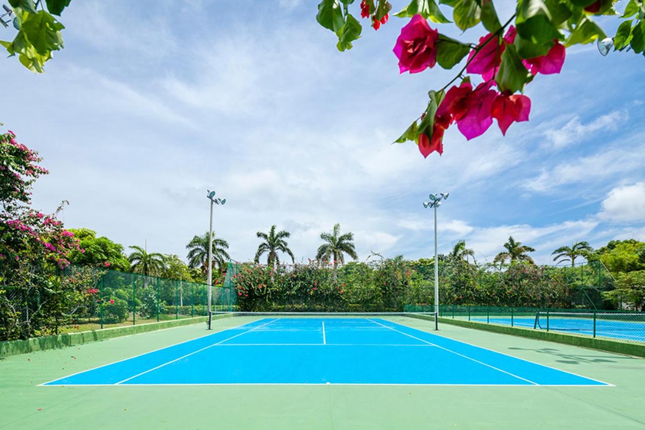 Tennis court: Decameron Barú - All Inclusive