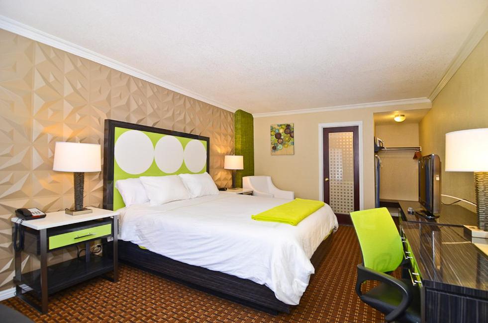 Santa Clarita Motel - Near six Flags Magic Mountain - Valencia — photo 10