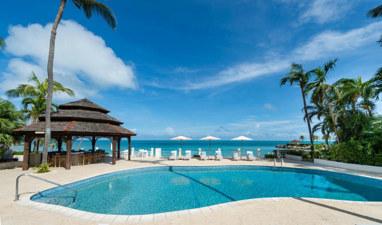 Blue Waters Resort and Spa photo