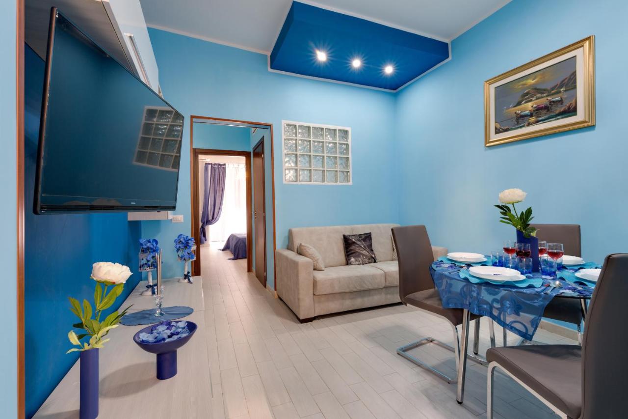 Louise at Colosseum - 5