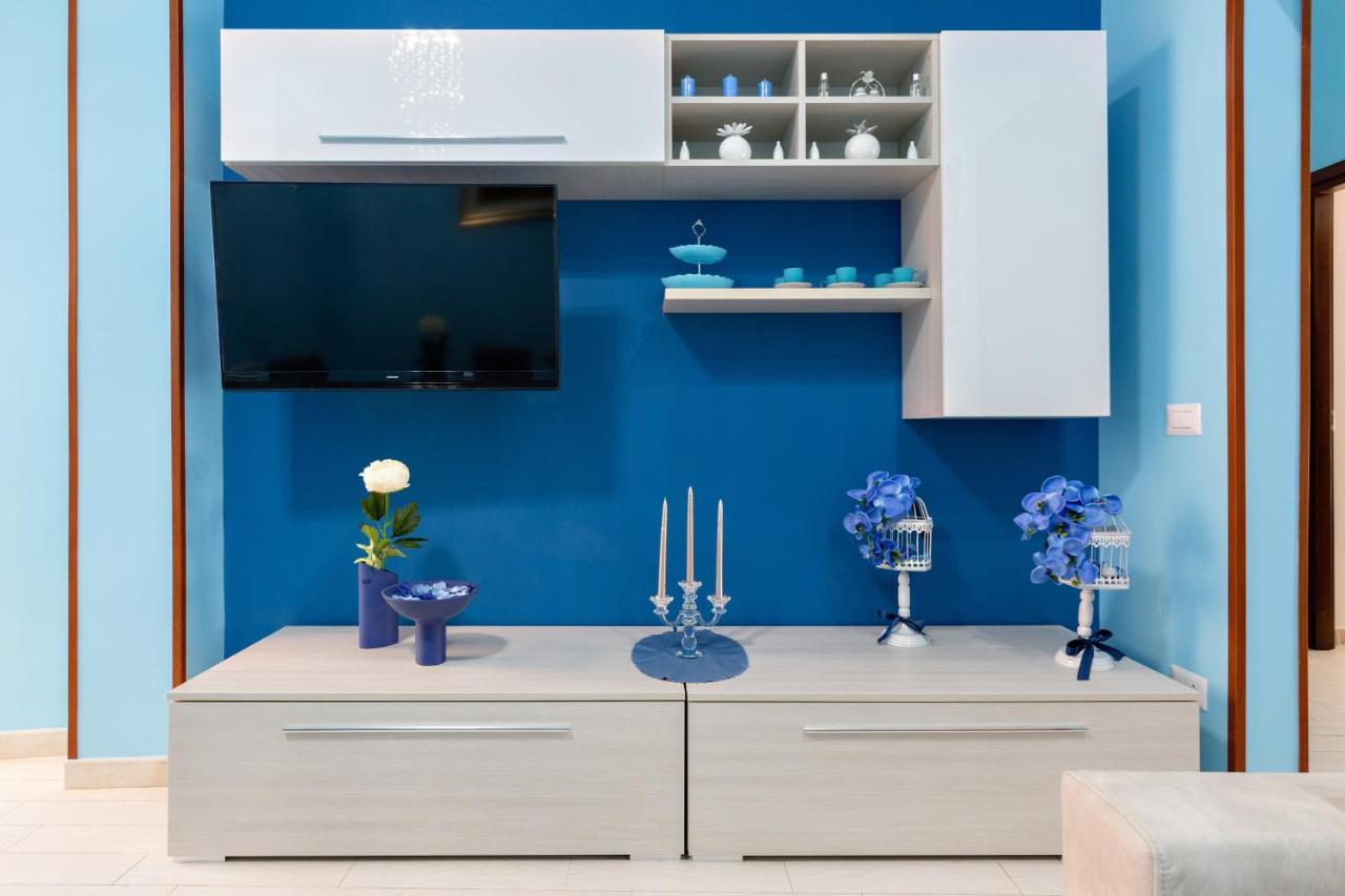 Louise at Colosseum - 3