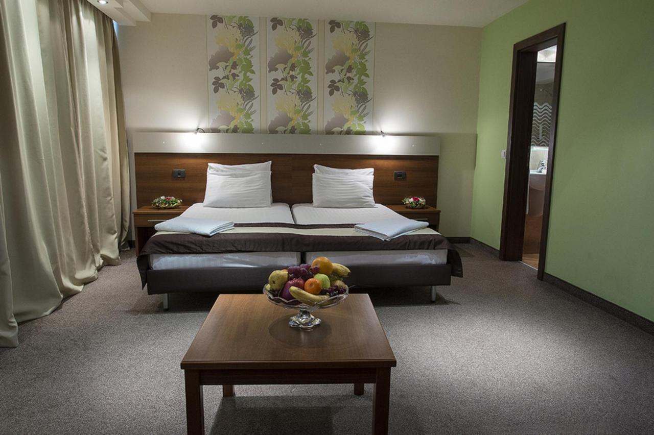Hotel Forum - Free Parking photo