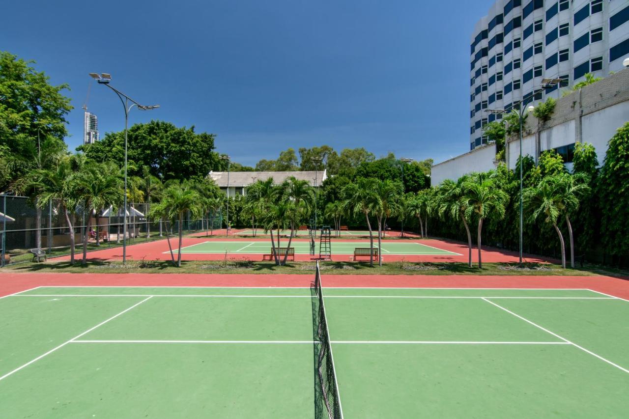 Tennis court: Siam Bayshore Pattaya - SHA Plus Certified