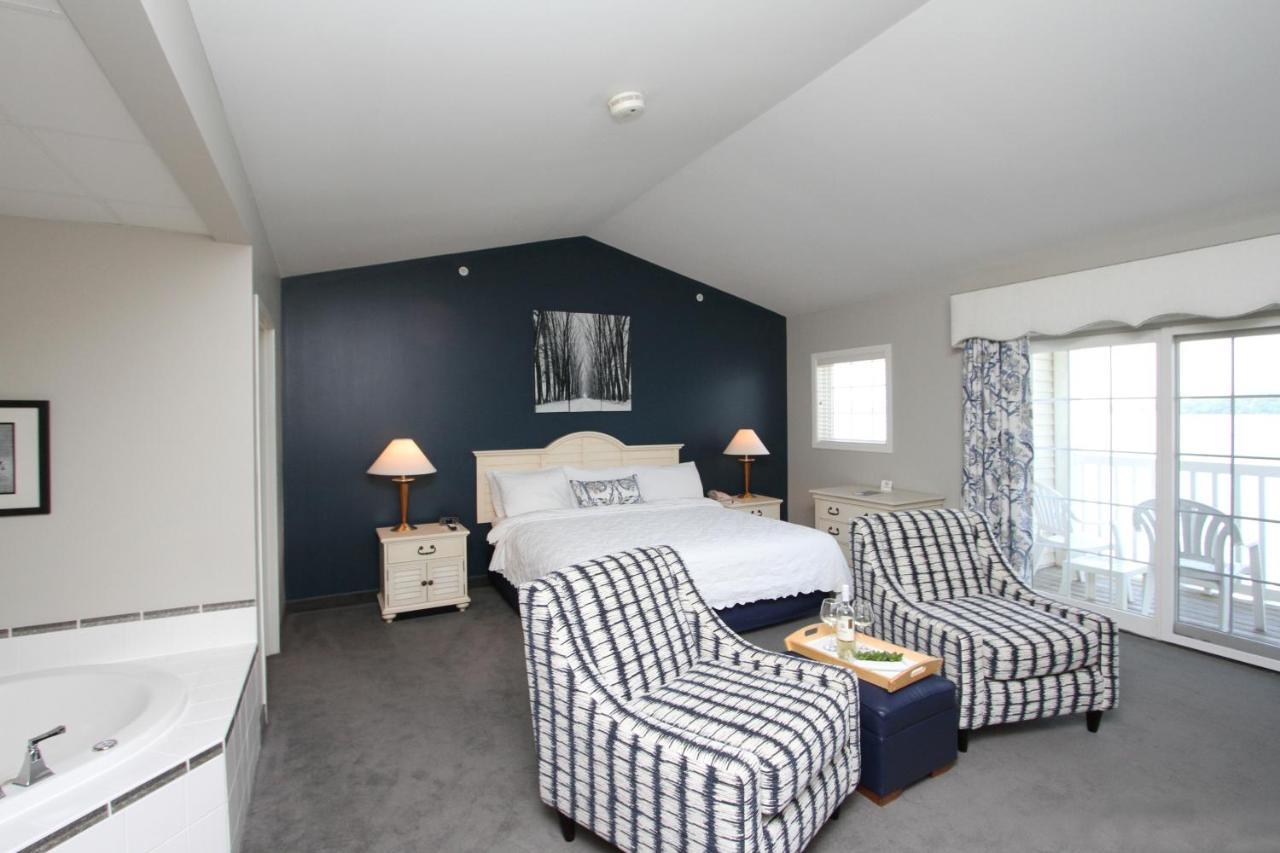 Bay Pointe Inn — photo 20