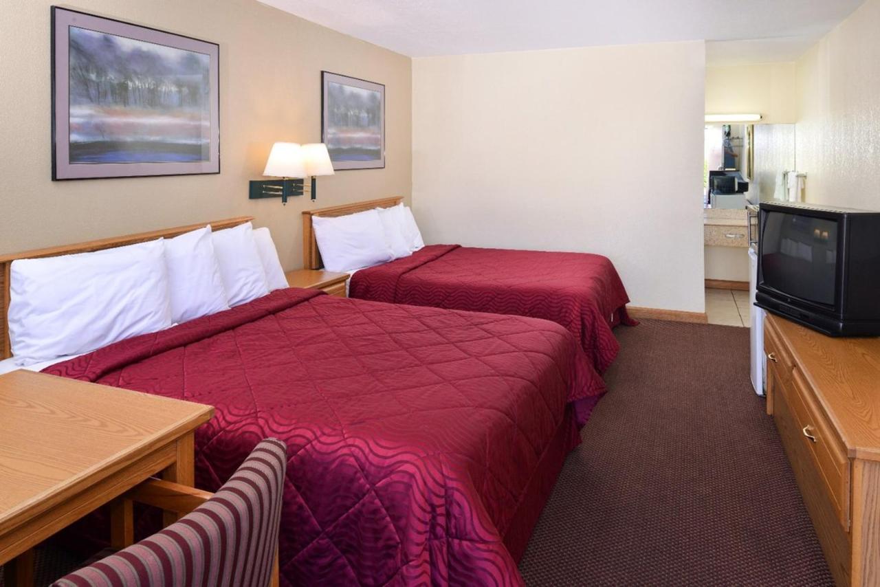 Executive Inn — photo 16
