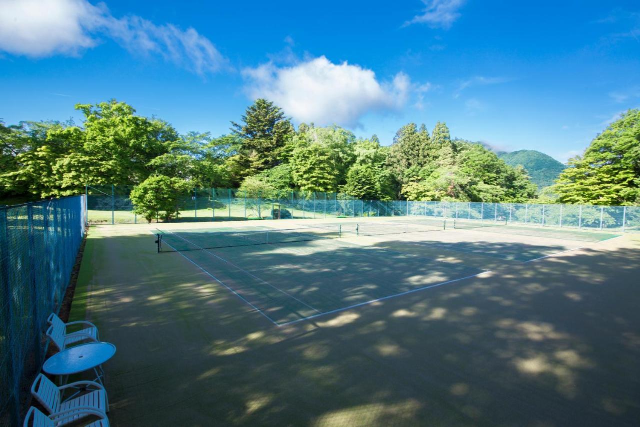 Tennis court: Fuji View Hotel