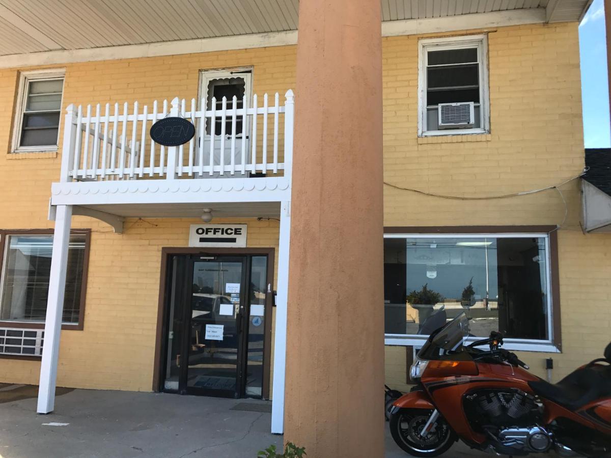 Luxury Inn & Suites — photo 13