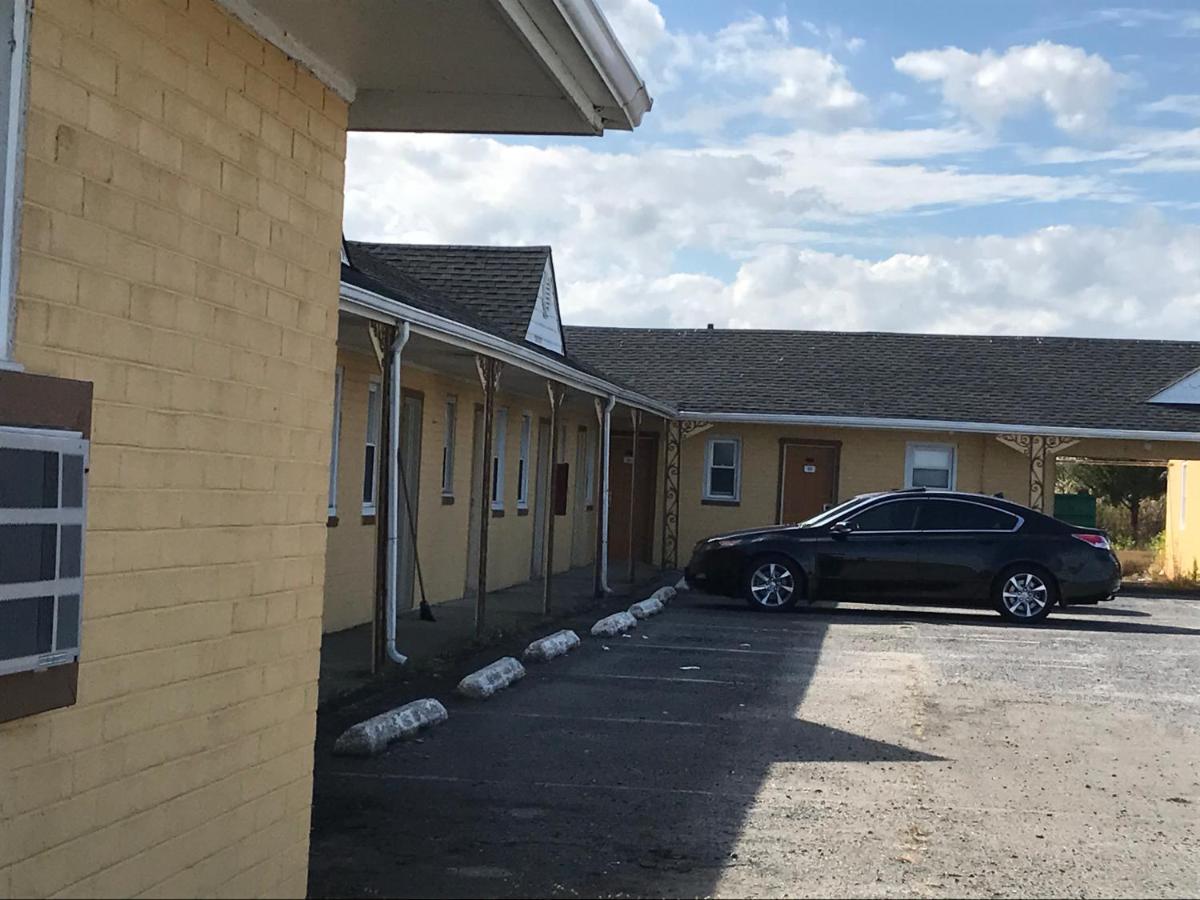 Luxury Inn & Suites — photo 11