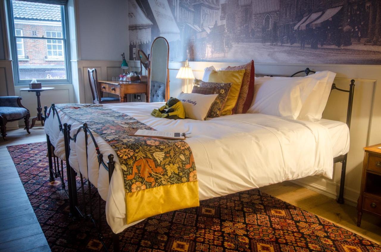 1777. Bedrooms & Breakfast at The Albion - Laterooms