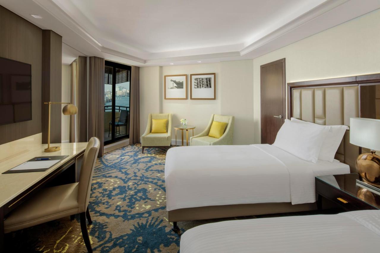 Radisson Blu Hotel, Dubai Deira Creek photo
