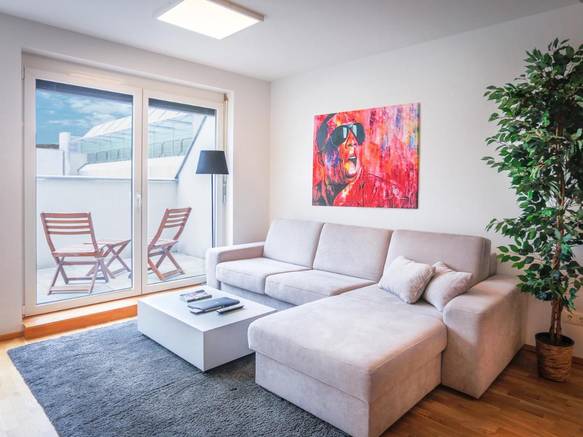SKY9 Penthouse Apartments photo