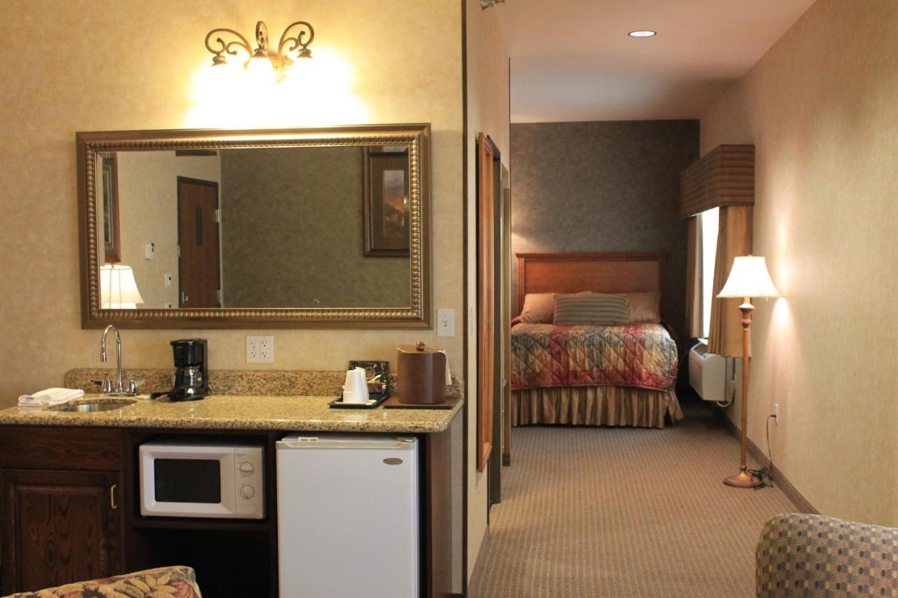 Rushmore Express & Suites — photo 5
