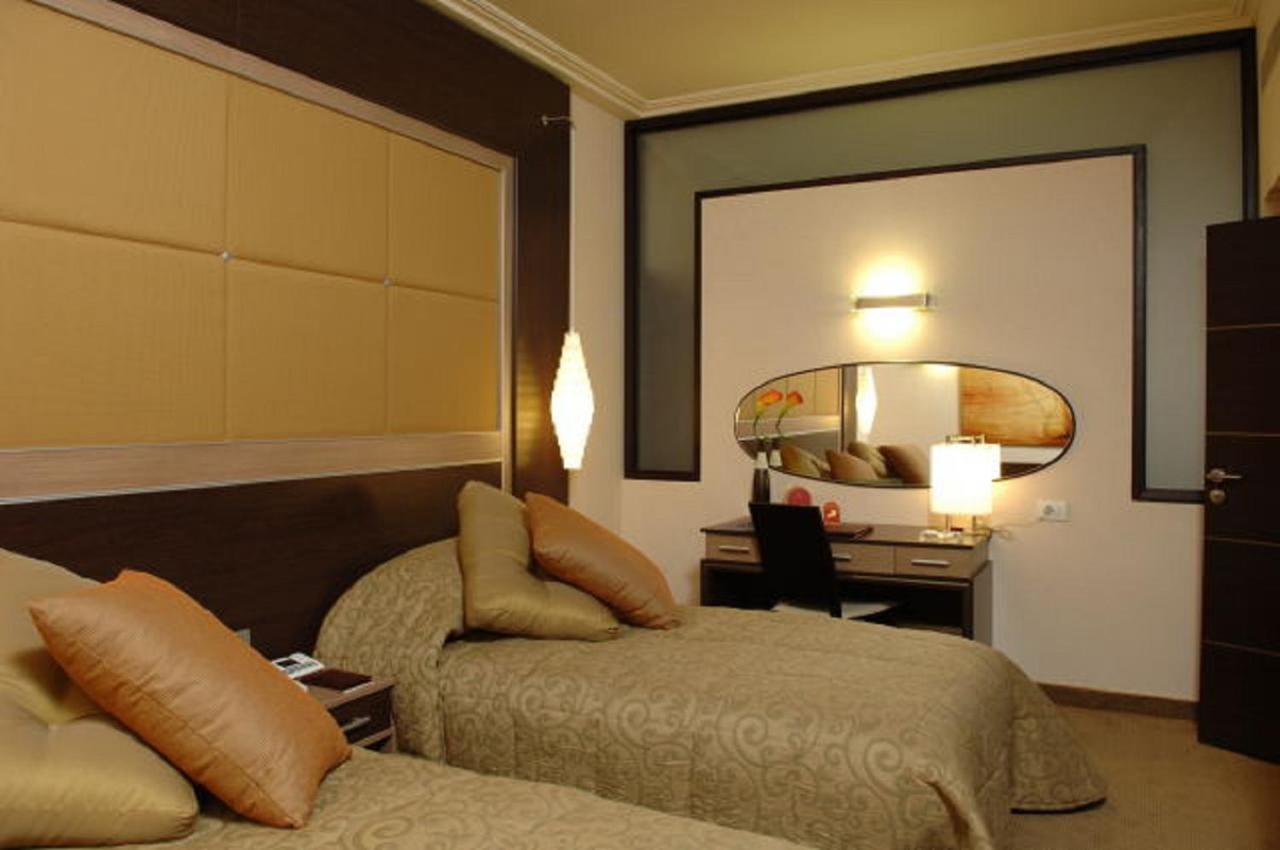 Regency Palace Hotel photo
