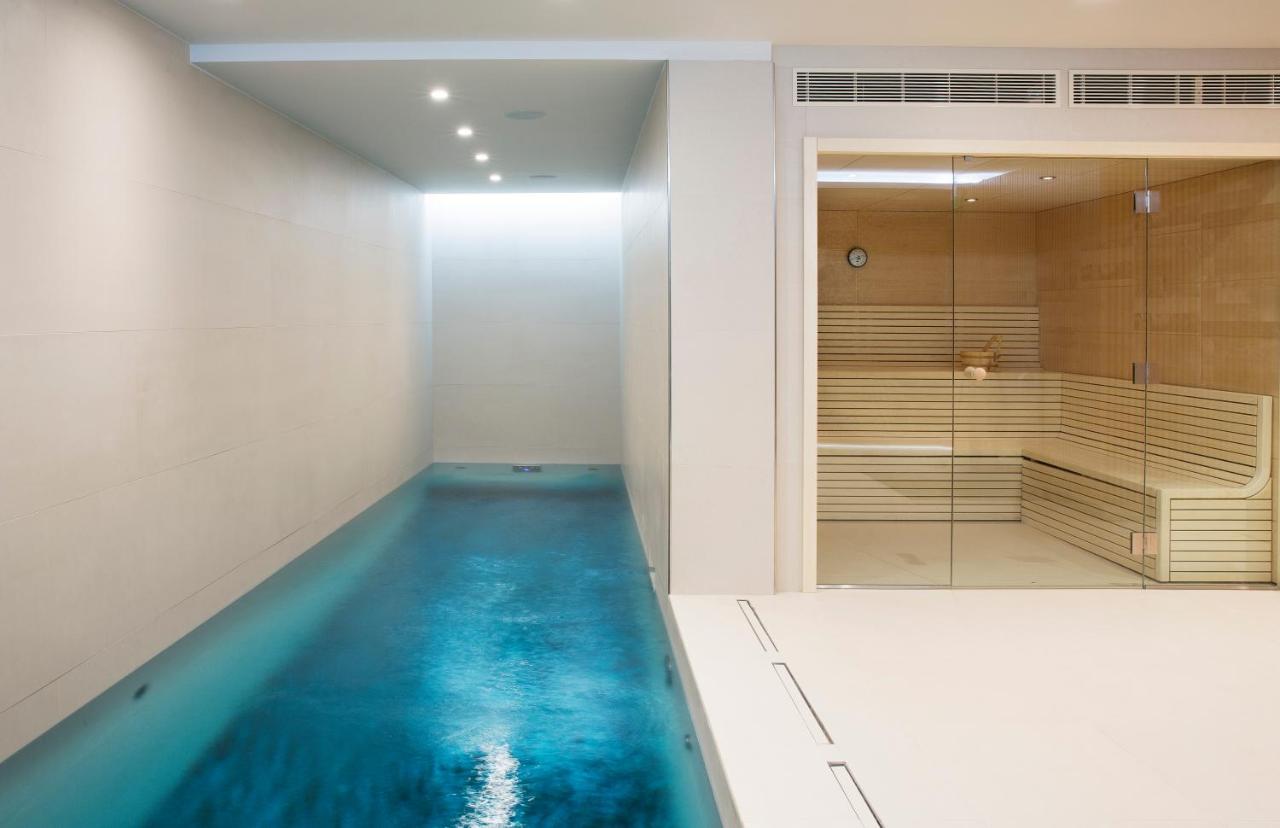 Heated swimming pool: Maison Bréguet