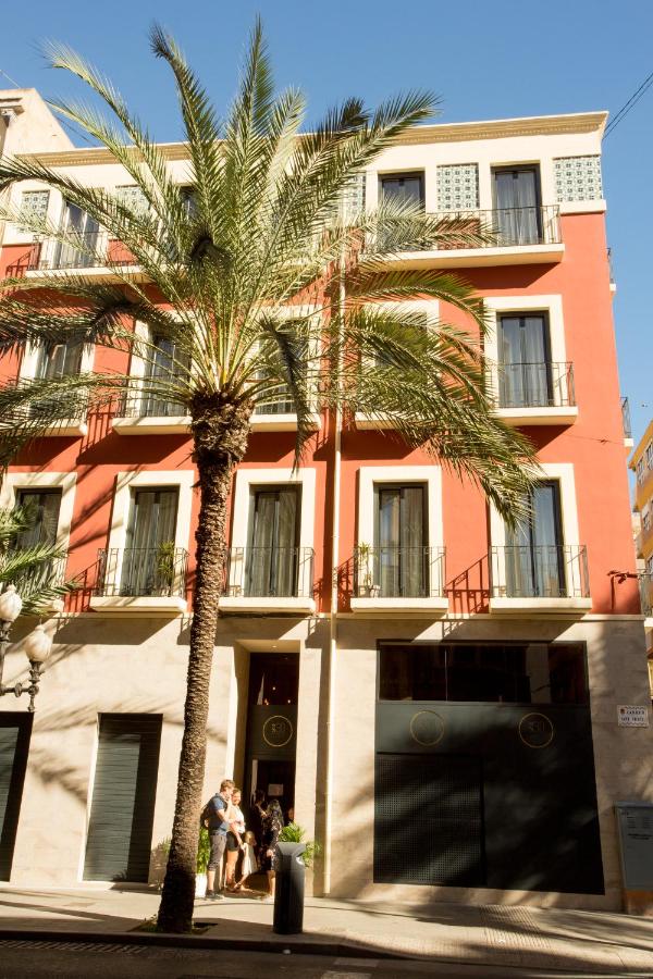S30 Reina Victoria, Alicante – Updated 2022 Prices