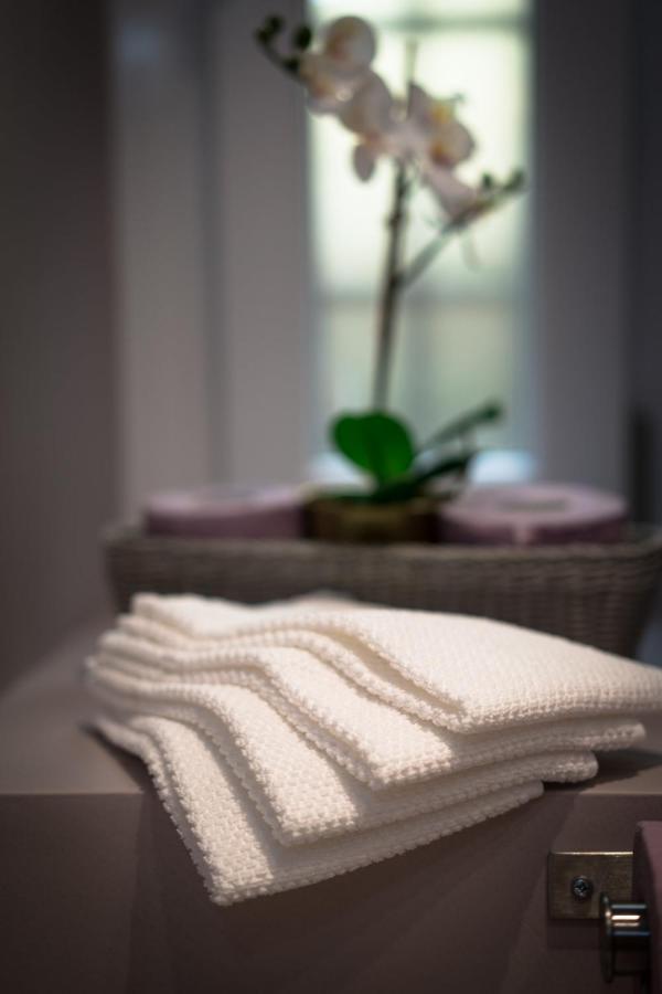 Laura Family Apartments - 3