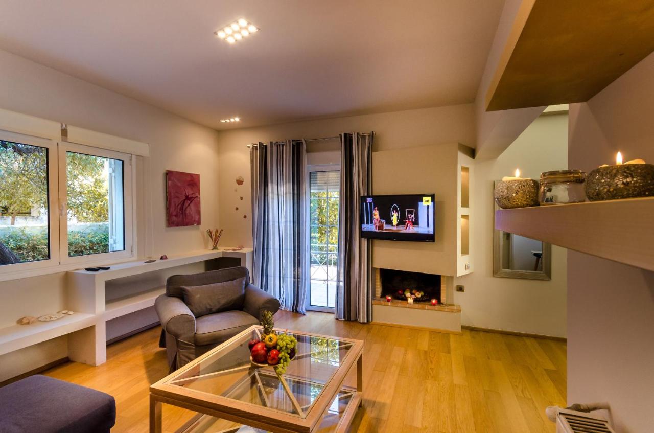 Aquarius - Glyfada detached house - 2