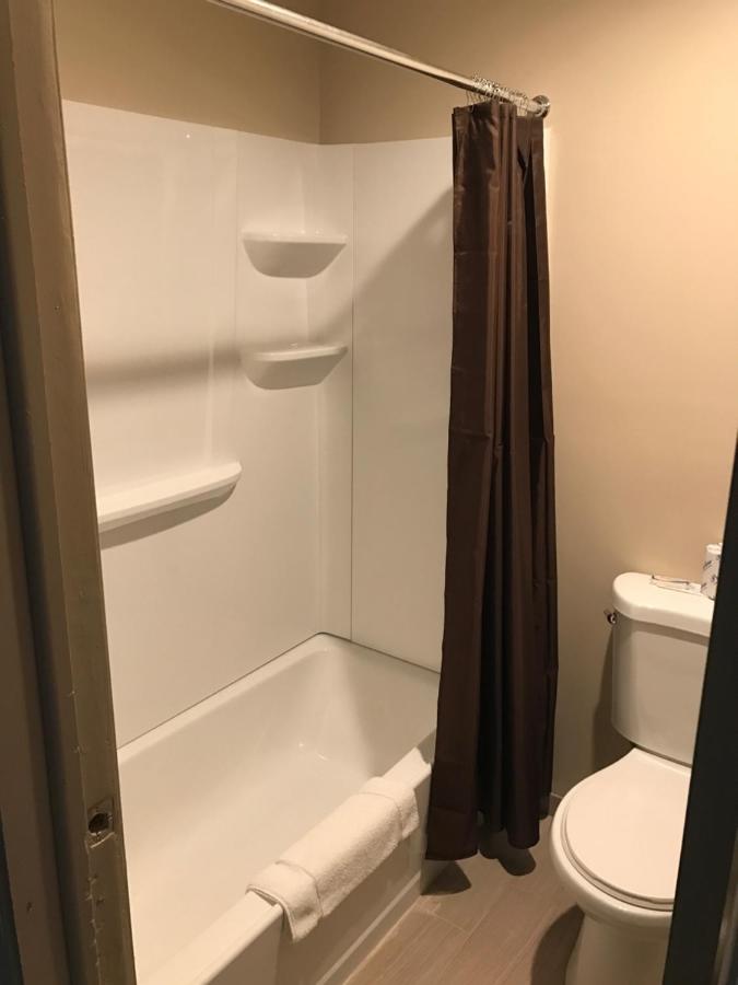 Allen Park Motor Lodge — photo 18
