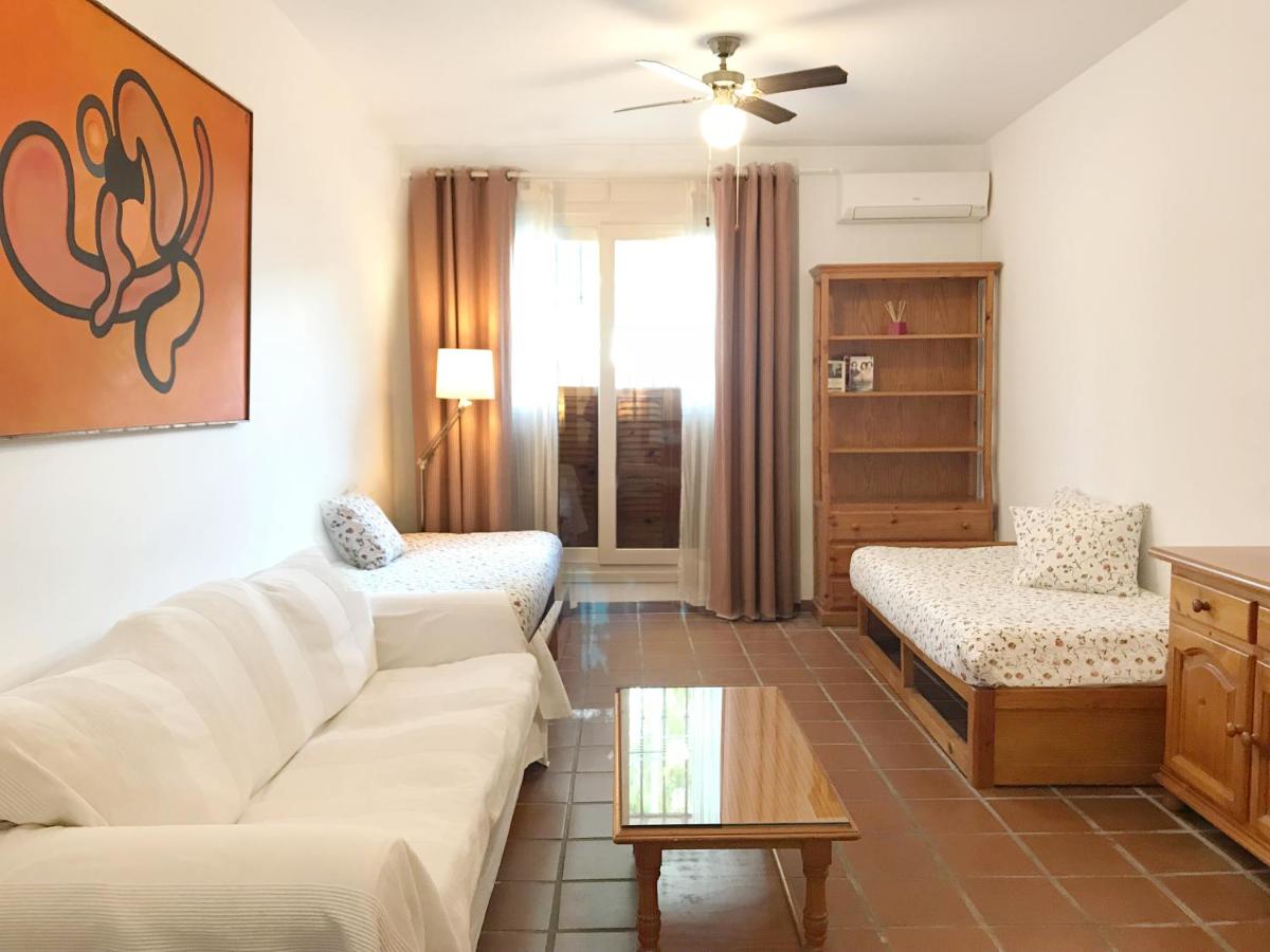 Apartamentos Turísticos La Mundial, Málaga – Updated 2022 ...