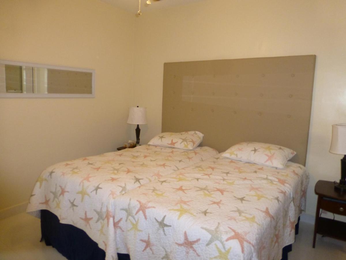 Rockley Golf Club, 2 bed 2 bath Pool, Tennis, Golf, Bar & Restaurant! photo