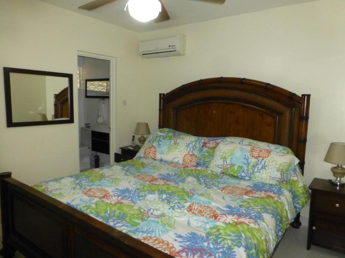 Rockley Golf Club, 2 bed 2 bath Pool, Tennis, Golf, Bar & Restaurant! photo
