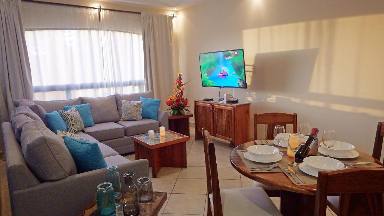 The Oaks Tamarindo Pool Front Condominiums fast wifi photo