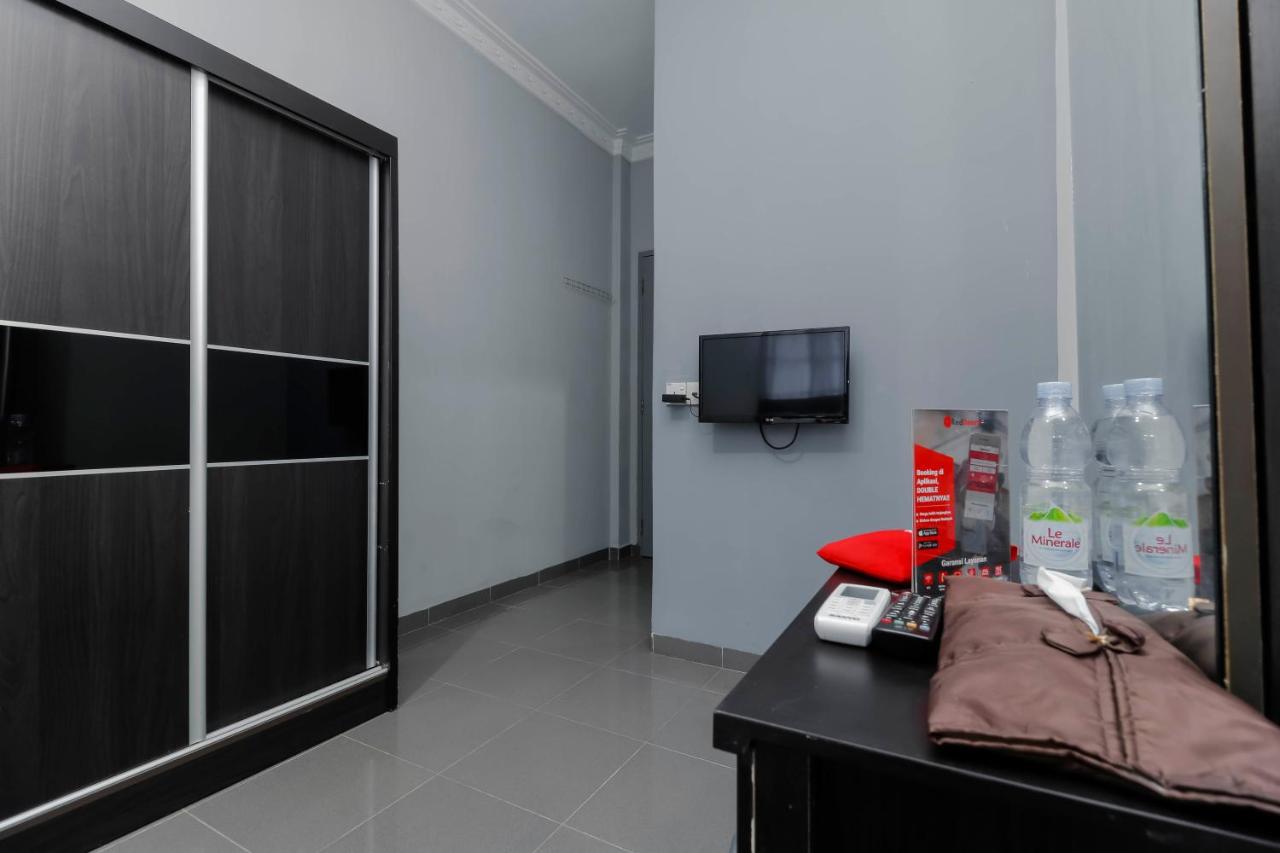 RedDoorz Plus near Batam City Square - 4
