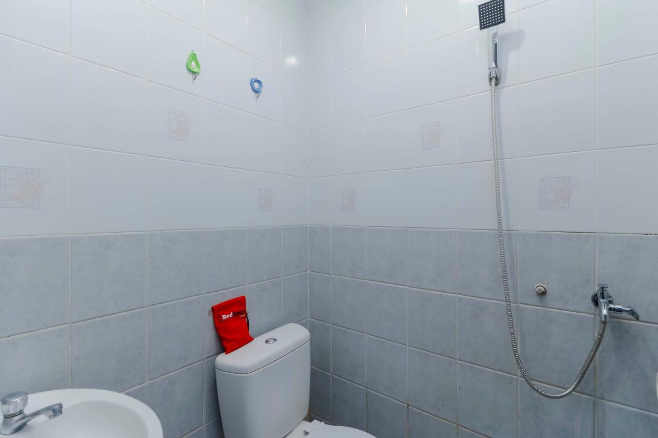 RedDoorz Plus near Batam City Square - 3